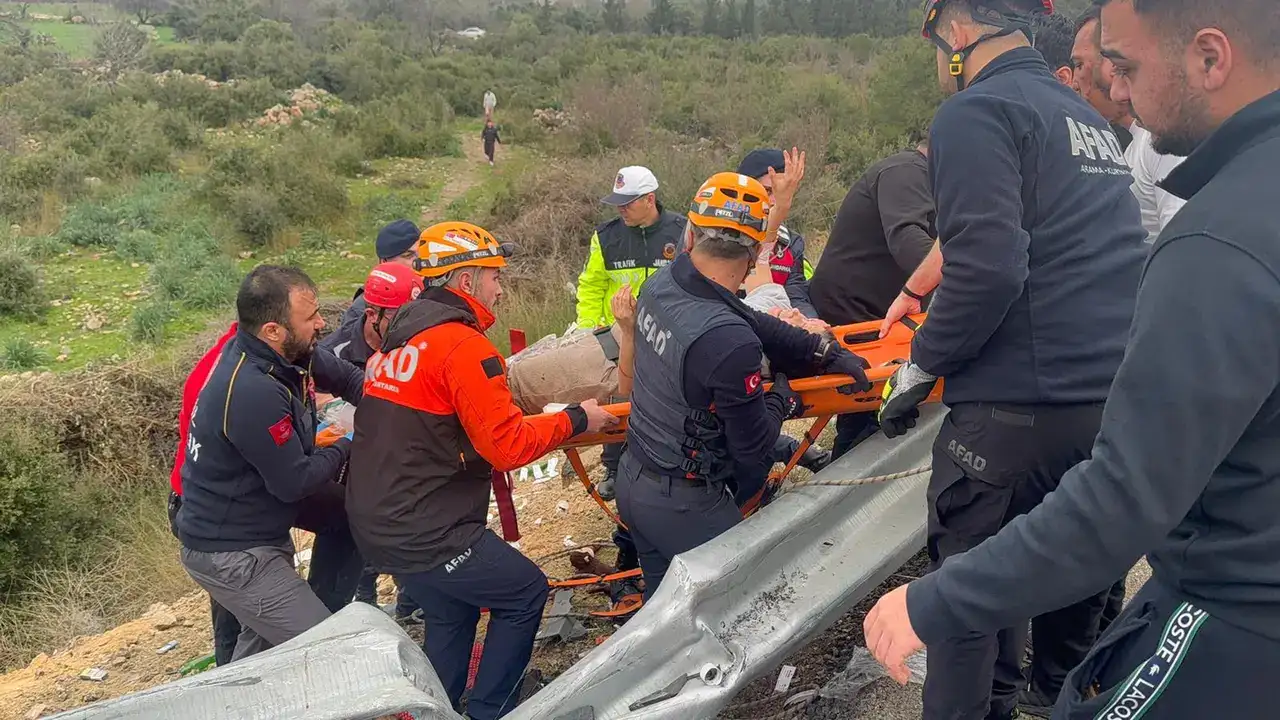 Antalya’da Yolcu Otobüsü Faciası: 10 Ölü, 24 Yaralı 2